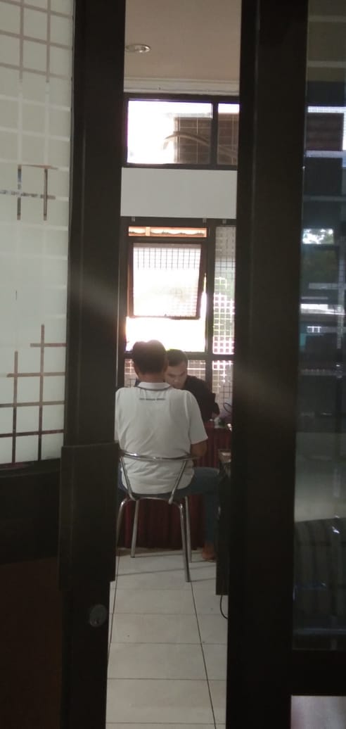 Tampak Wartawan Media Intersisinews.com sedang di BAP oleh Penyidik