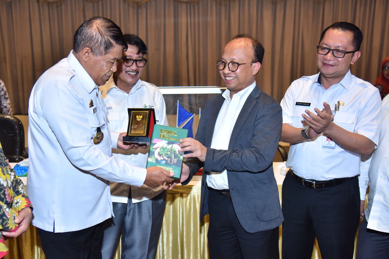 Sekjen Kemendes PDTT Bersama Bupati Bulukumba