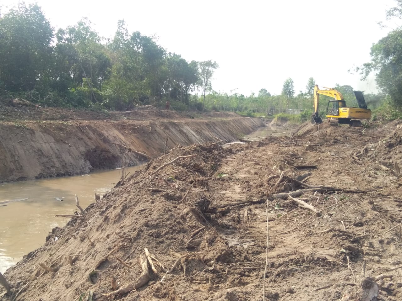 Tampak Proyek Normalisasi yang diduga dikerjakan Siluman