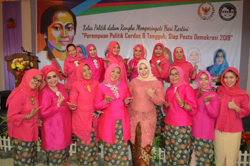 Foto Bersama Riri Damayanti 