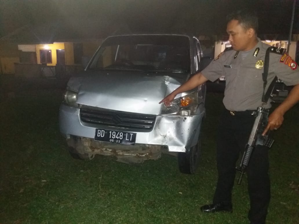 Nampak Mobil Ringsek
