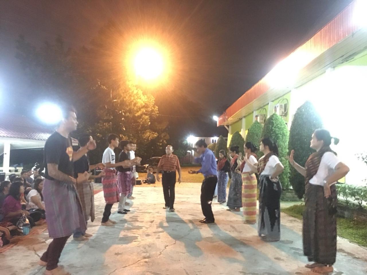 Tampak Pemuda-pemudi Latihan Tari Tradisional