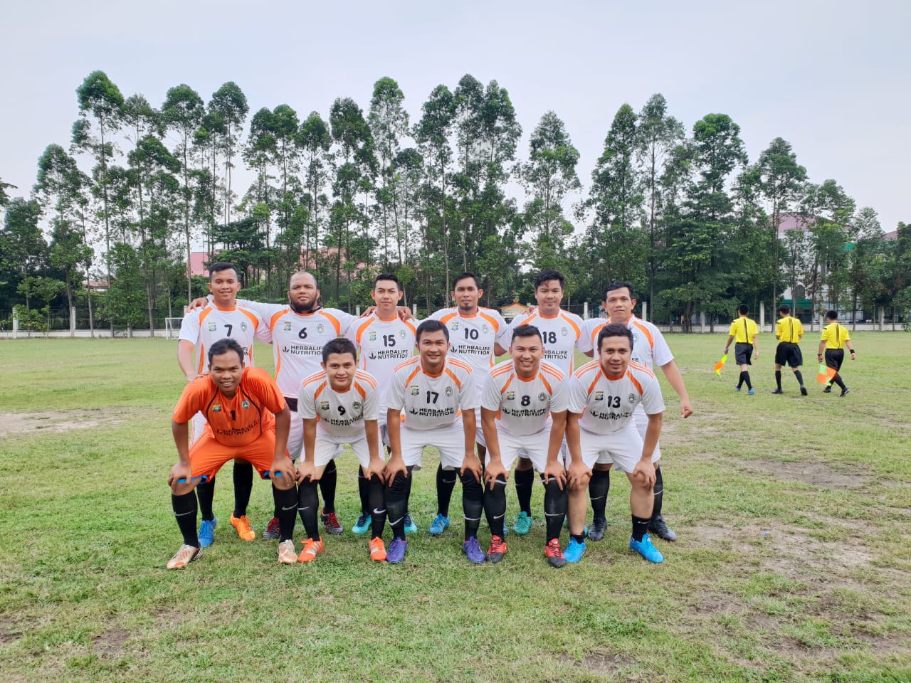 Salah Satu Tim Berfoto Bersama