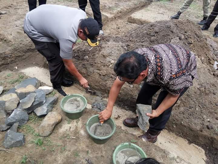 Peletakan Batu Pertama