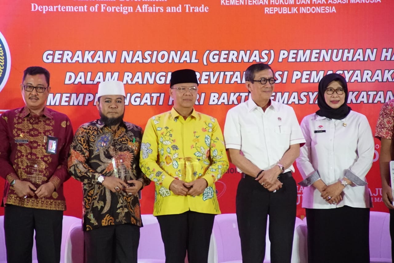 Gubernur Bengkulu Rohidin Mersyah terima penghargaan 