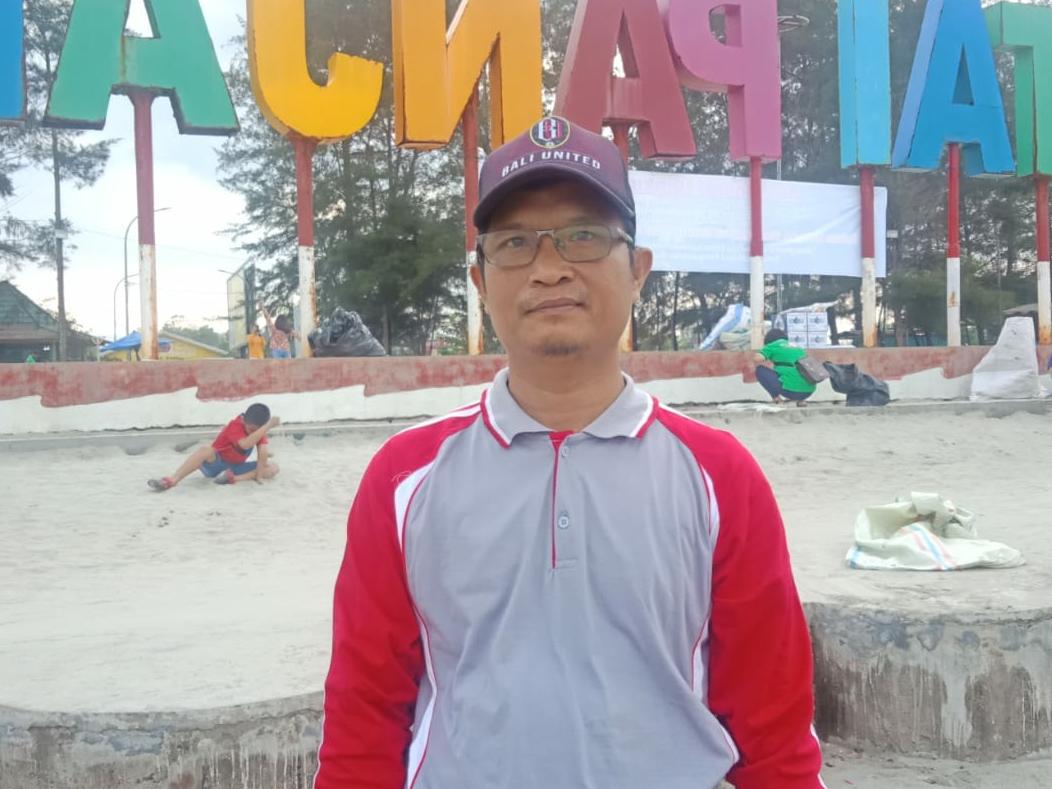 Kepala bidang Pembimbing Masyarakat Budha,Warlan, SE, MPD