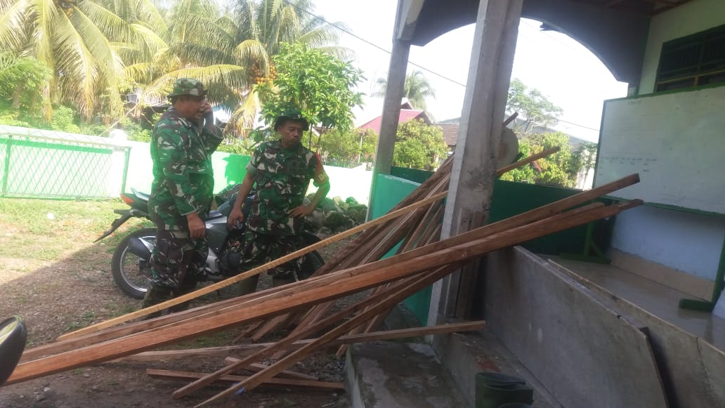 Pastikan Kelancaran TMMD, Danramil 07/Selebar Rutin Patroli*