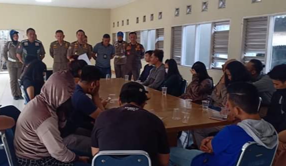 14 Pasangan Mesum Digelandang Satpol PP Karawang 