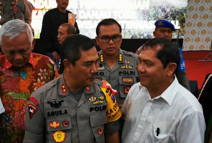 Bupati karo Terkelin Brahmana hadir bersama kapolres Karo Rapat koordinasi pengamanan dan pengelolaan dalam rangka mendukung pembangunan kawasan Danau Toba sebagai Destinasi wisata Internasional yang diselenggarakan oleh Kapoldasu Irjen Pol Drs Agus Andrianto, SH, MH didukung oleh BPDOT Arie Prasetyo, di Hotel Samosir Cotage (24/8).dok