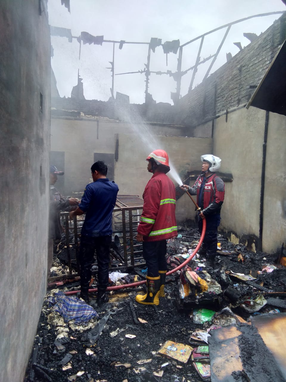 Kebakaran Melanda Rumah Warga Desa Samura