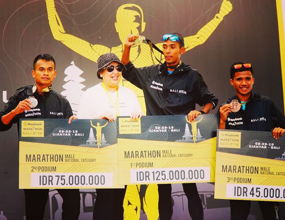 Pratu Wilman Pasaribu personil 121/Mk Brigif 7 /Rimba Raya, Kodam I/BB meraih perak saat ikuti ajang internasional lomba Maybank Marathon tahun 2019 di Bali.(TO/ Ist)