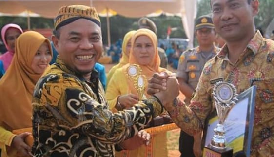 Bupati Berikan Penghargaan Pada Kecamatan Pangkatan