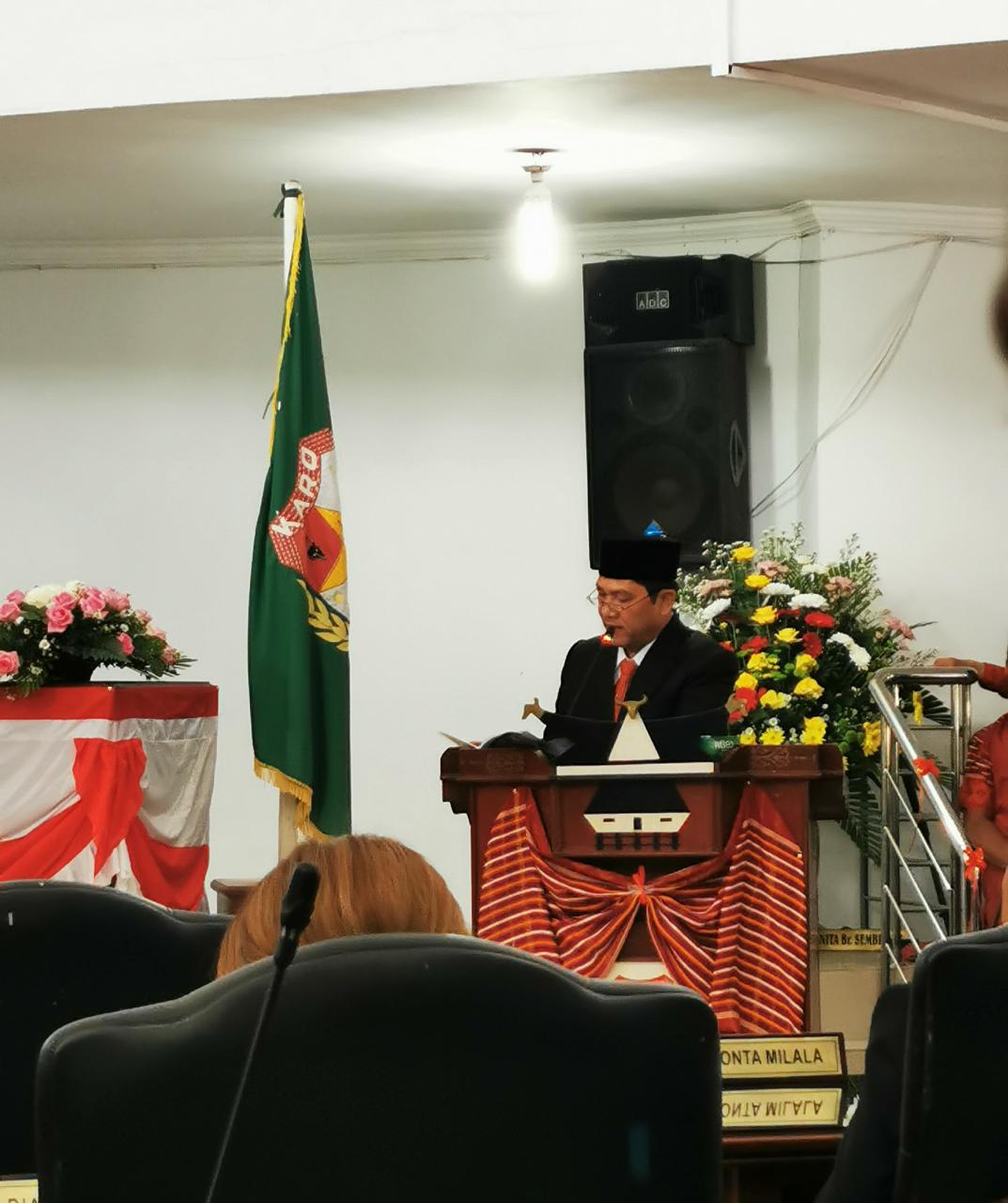 Bupati karo Terkelin Brahmana, SH membacakan kata sambutan gubernur Sumatera Utara Edy Rahmayadi