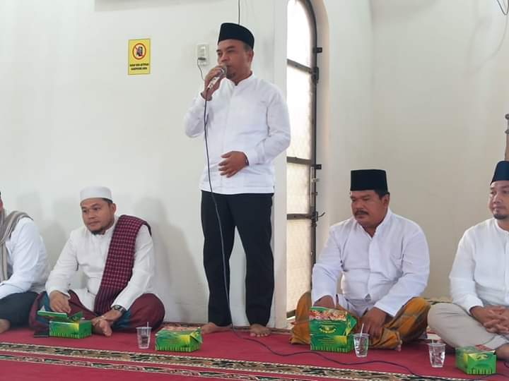 Bupati Labuhanbatu Shalat Jum'at  di Masjid Muhajirin