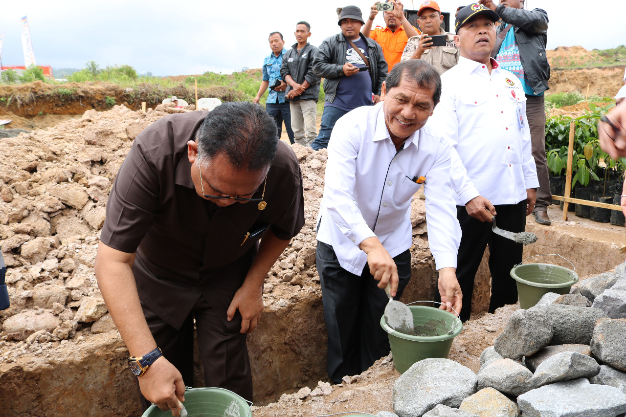 Kepala BNPB Letakkan Batu Pertama Huntap