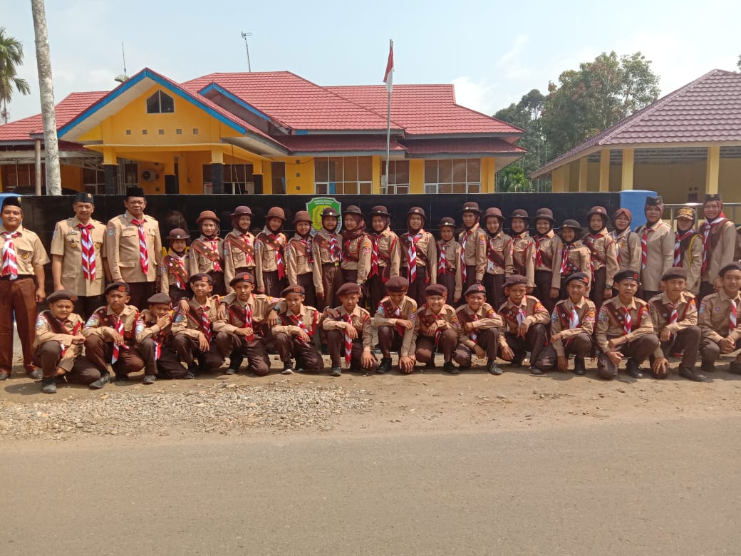 Camat Marigi Sakti Lepas Kontingen Jambore Pramuka