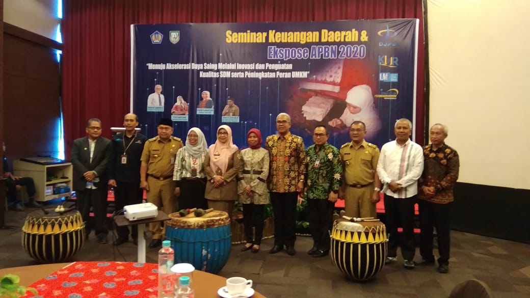 Foto Bersama Seminar Keuangan Daerah dan Ekspos APBN 2020