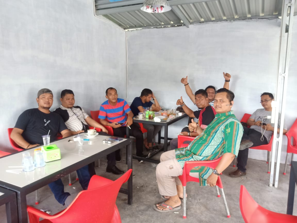 Warkop Gelas Batu Tongkrongan Asyik Bagi Wartawan