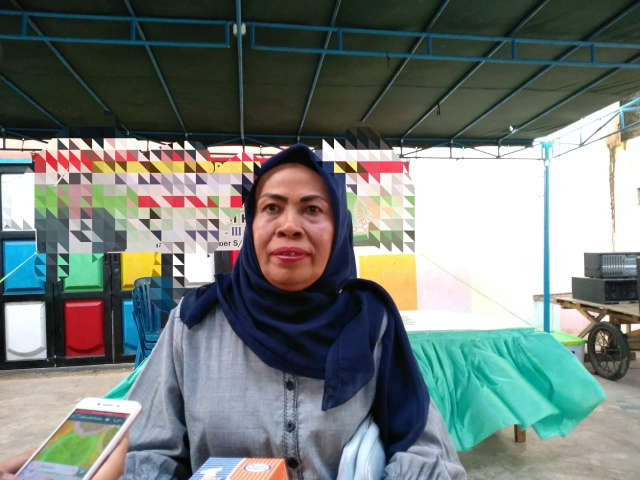 Lurah Pondok Besi Elli Mialiana 