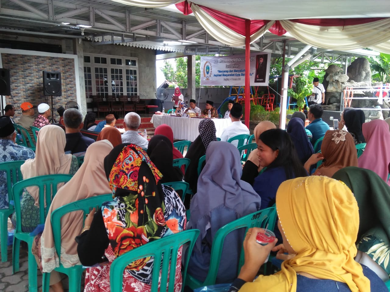 Suasana Reses Heri Manto di Kediamannya