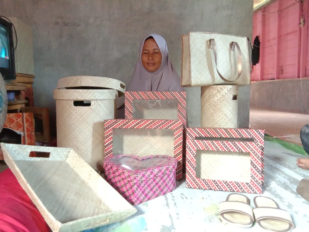 Pengrajin Kerajinan Tangan Minta Dukungan Bupati Labuhanbatu