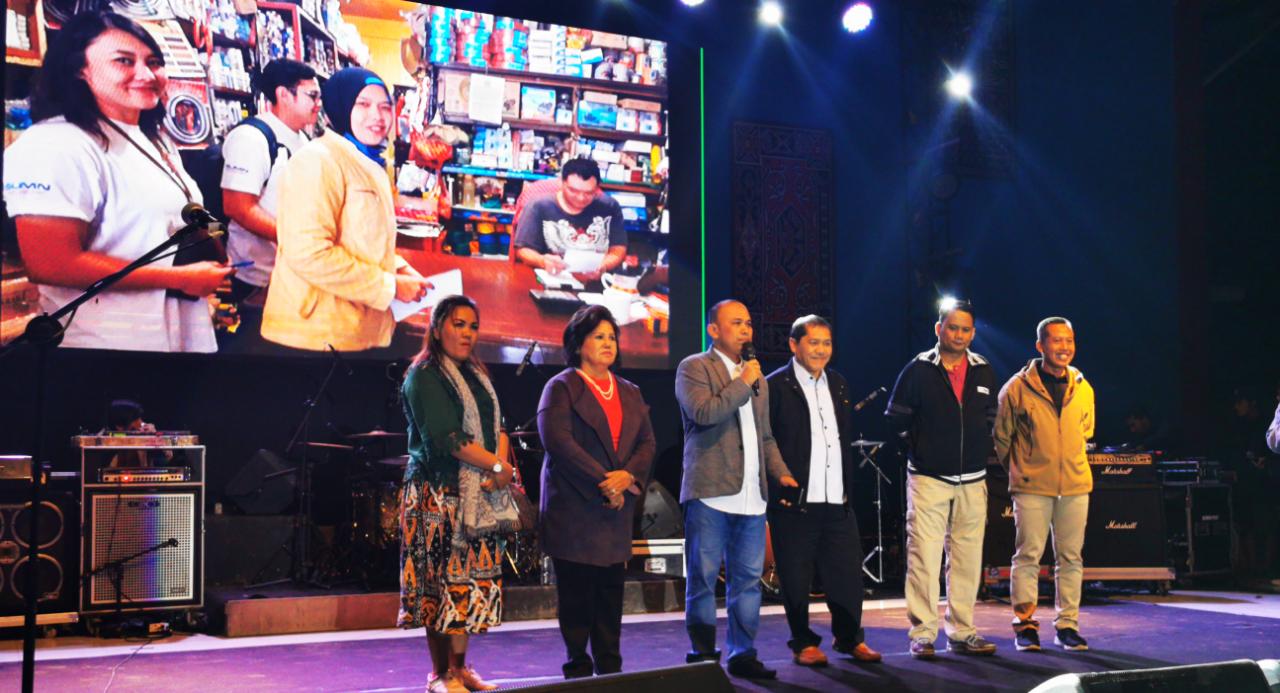 Ribuan Masyarakat Dimanjakan Hiburan dan Panen Hadiah 