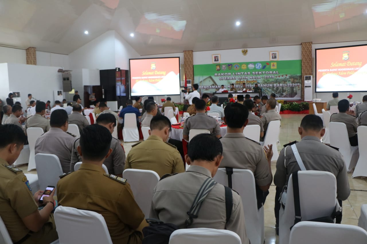 Rapat Koordinasi ( Rakor ) lintas sektoral operasi lilin nala serta Pengamanan Natal dan Tahun baru 2019 yang digelar di Aula Adem Polda Bengkulu