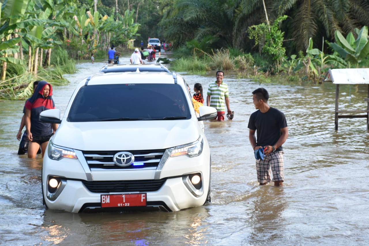 Bupati Kampar Kunjungi Masyarakat Siak Hulu