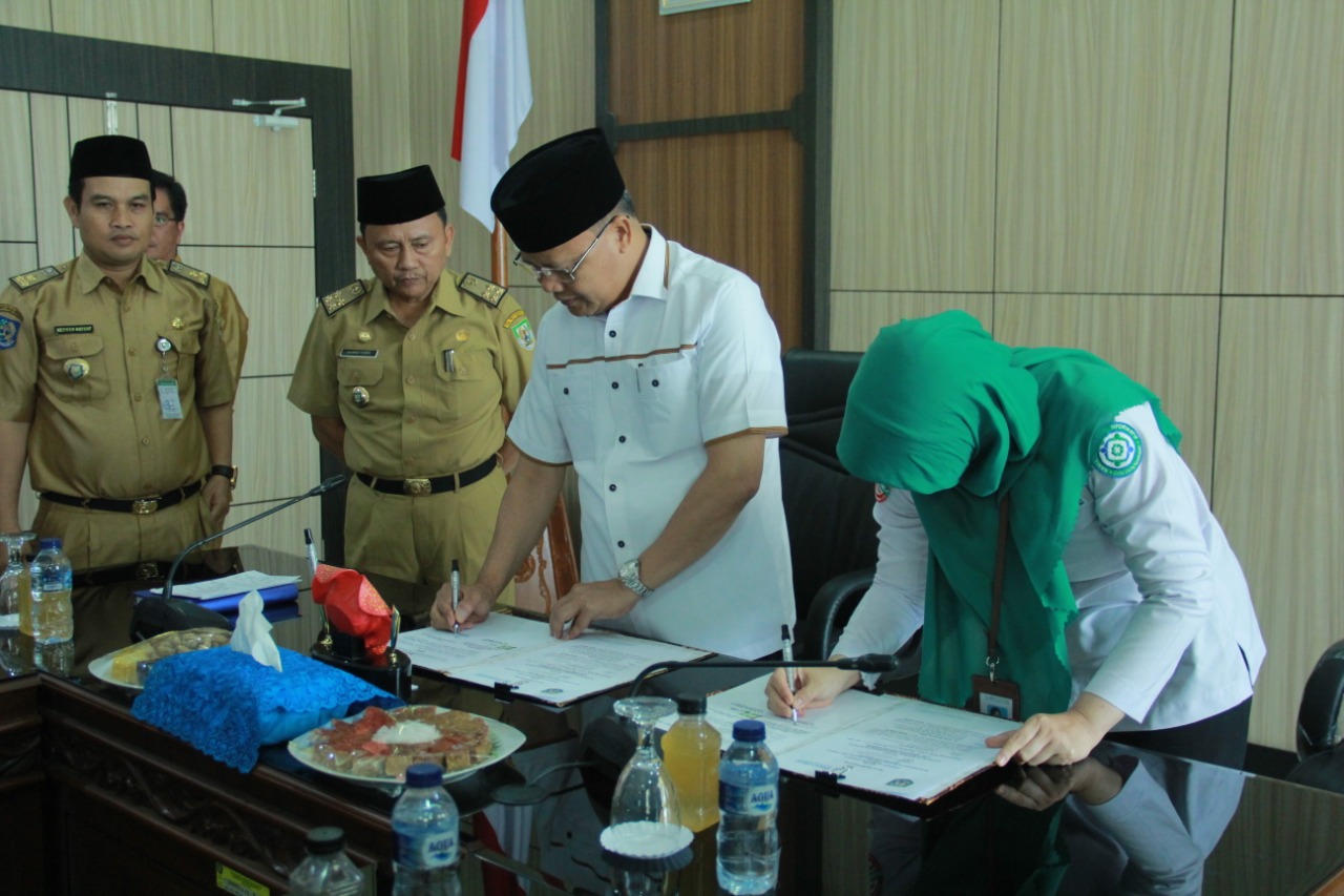Tandatangani MoU Jamkesda Gubernur Pastikan Masyarakat Peroleh Jaminan Kesehatan