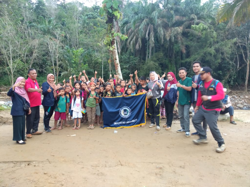 ULB Lakukan Tali Asih untuk Korban Banjir