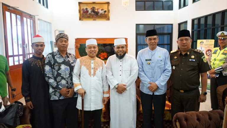 Walikota Bengkulu Hadiri Tabligh Akbar Ustadz Das'ad Latief