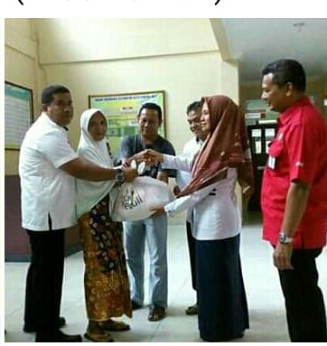 Kepala UPGW PLN Bangkinang Salurkan Sembako Gratis