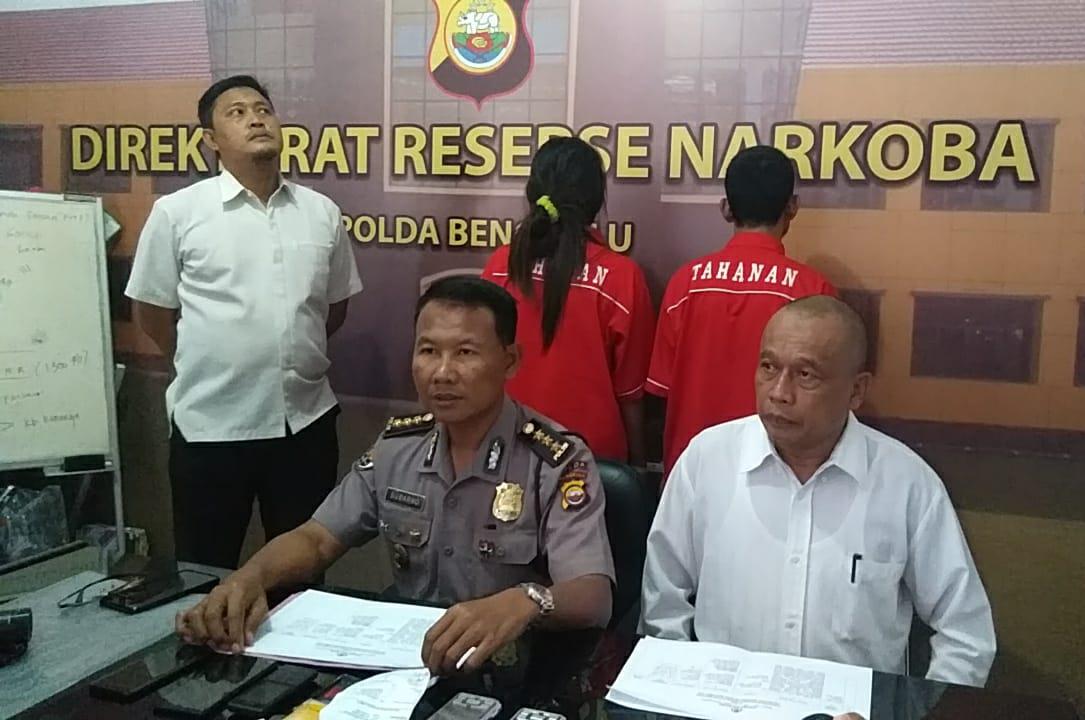 Ditresnarkoba Bekuk Pasutri Pengedar Sabu