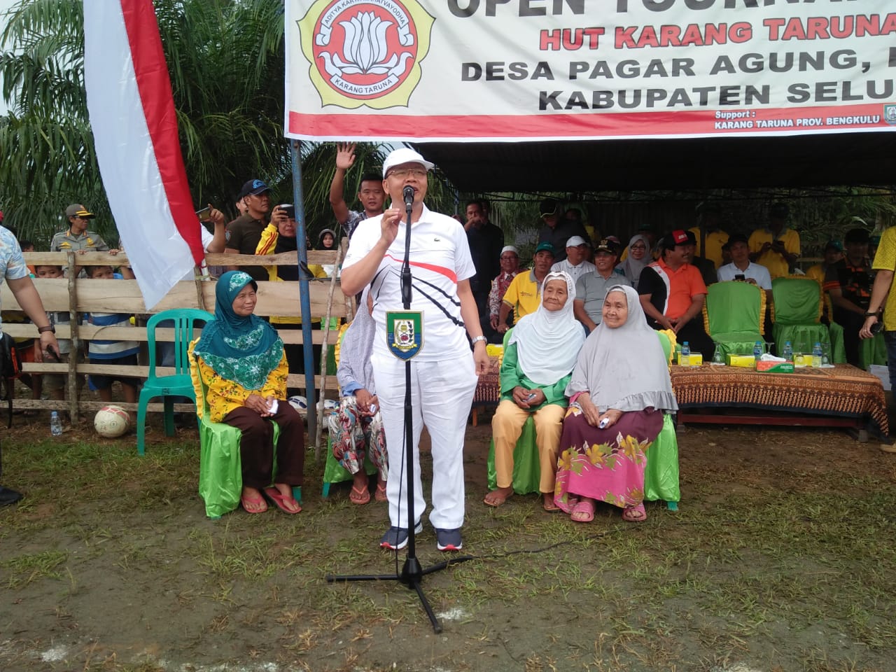 Buka Turnamen Sepak Bola Gubernur Rohidin Ajak Satukan Semangat Bangun Bengkulu