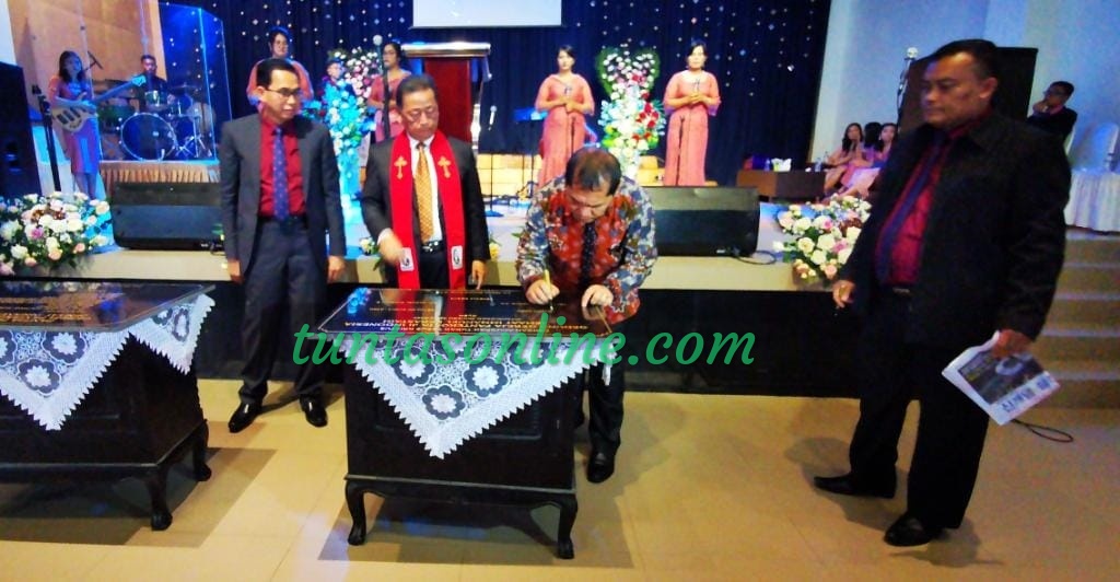 Bupati Karo Mentahbiskan Gereja GPdI Immanuel