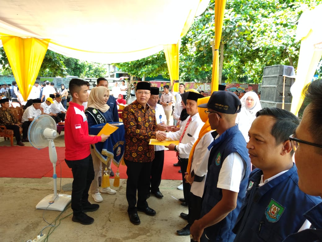 Terima SK dari Gubernur Rohidin, GTT/PTT Terima Honor 14 Bulan dalam Setahun
