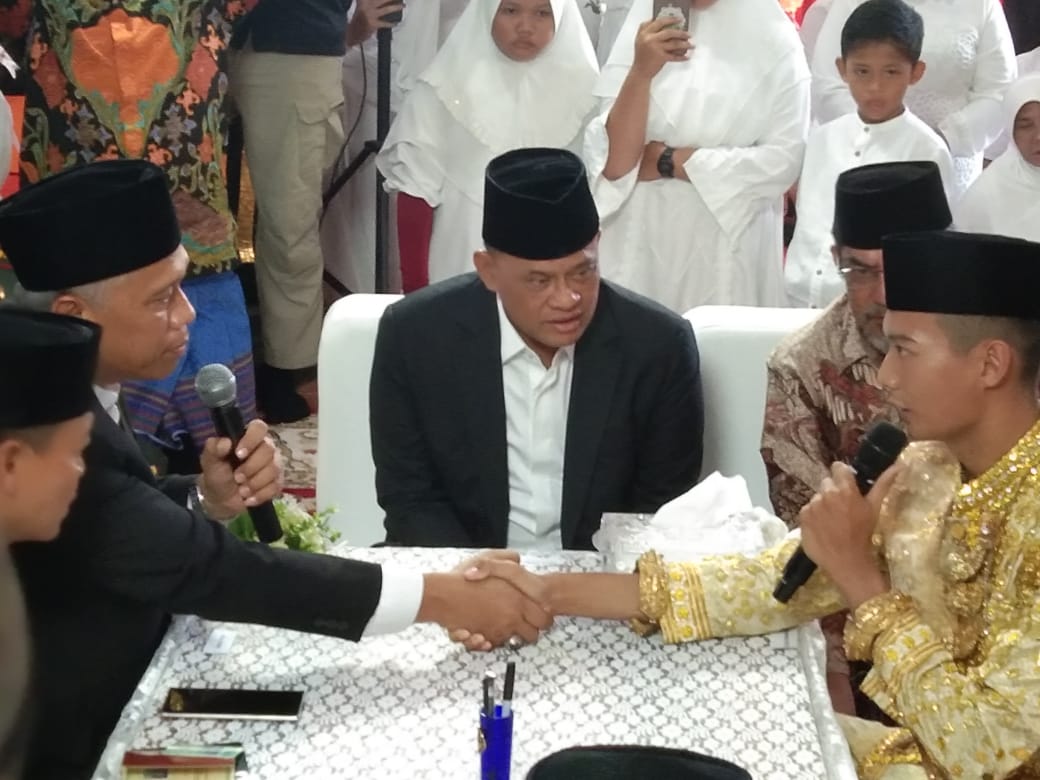 Gatot Nurmantyo Jadi Saksi Pernikahan Putri Imron Rosyadi