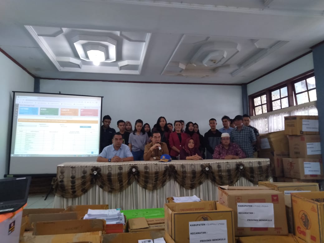 Hijazi-Anarulita Siap Maju Pilgub Jalur Independen