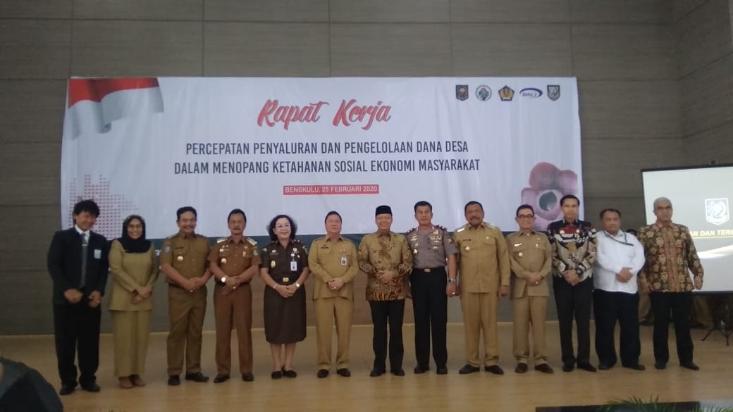 Dorong Pertumbuhan Desa Gubernur Rohidin Raker Bersama Kades se-Provinsi