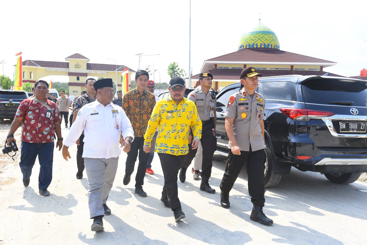 Bupati Kampar Dampingi Kalemdiklat RI Kunker ke Desa Kualu Nenas