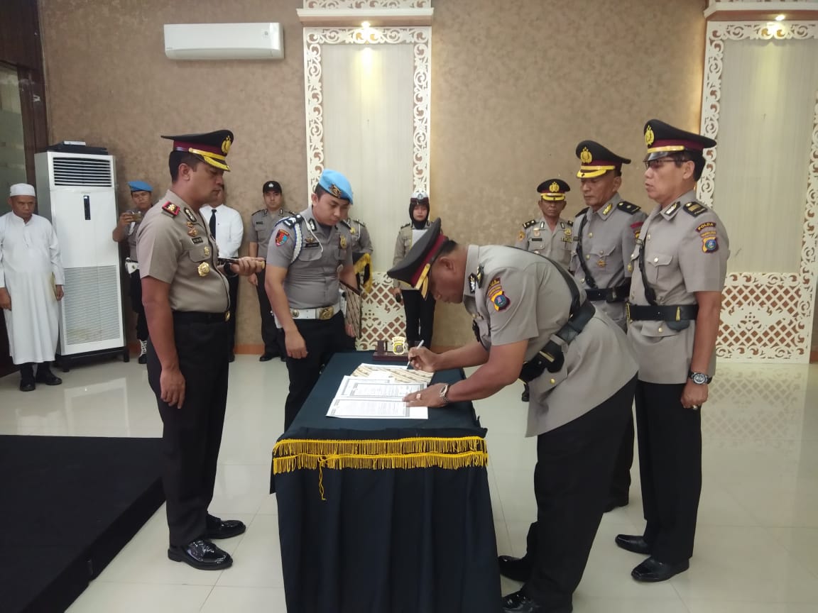 Kapolres Tapsel Pimpin Sertijab Kabag Ops dan Kabag Ren