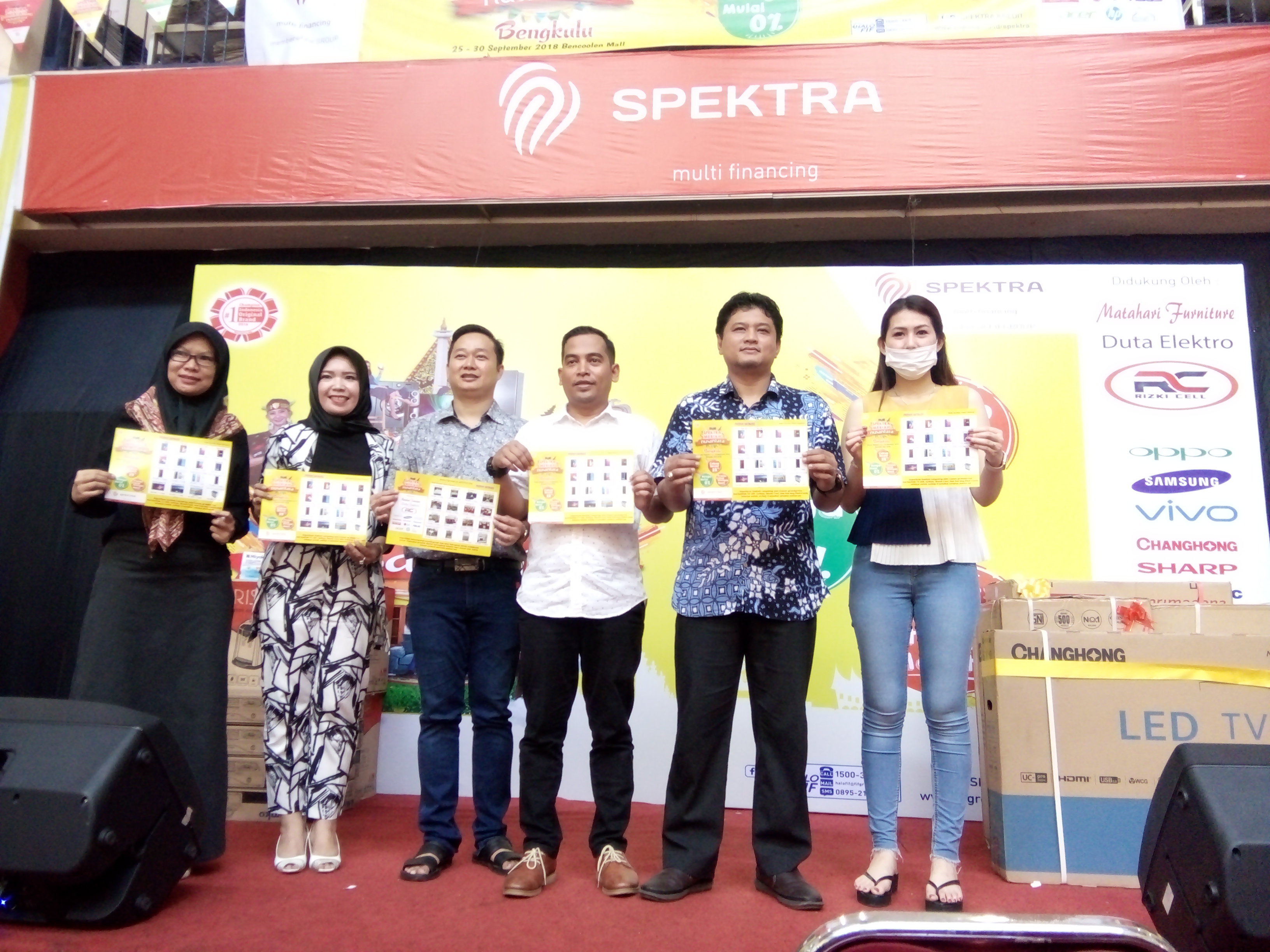 Foto Bersama Branch Manager Fifgroup Bersama Rekanan
