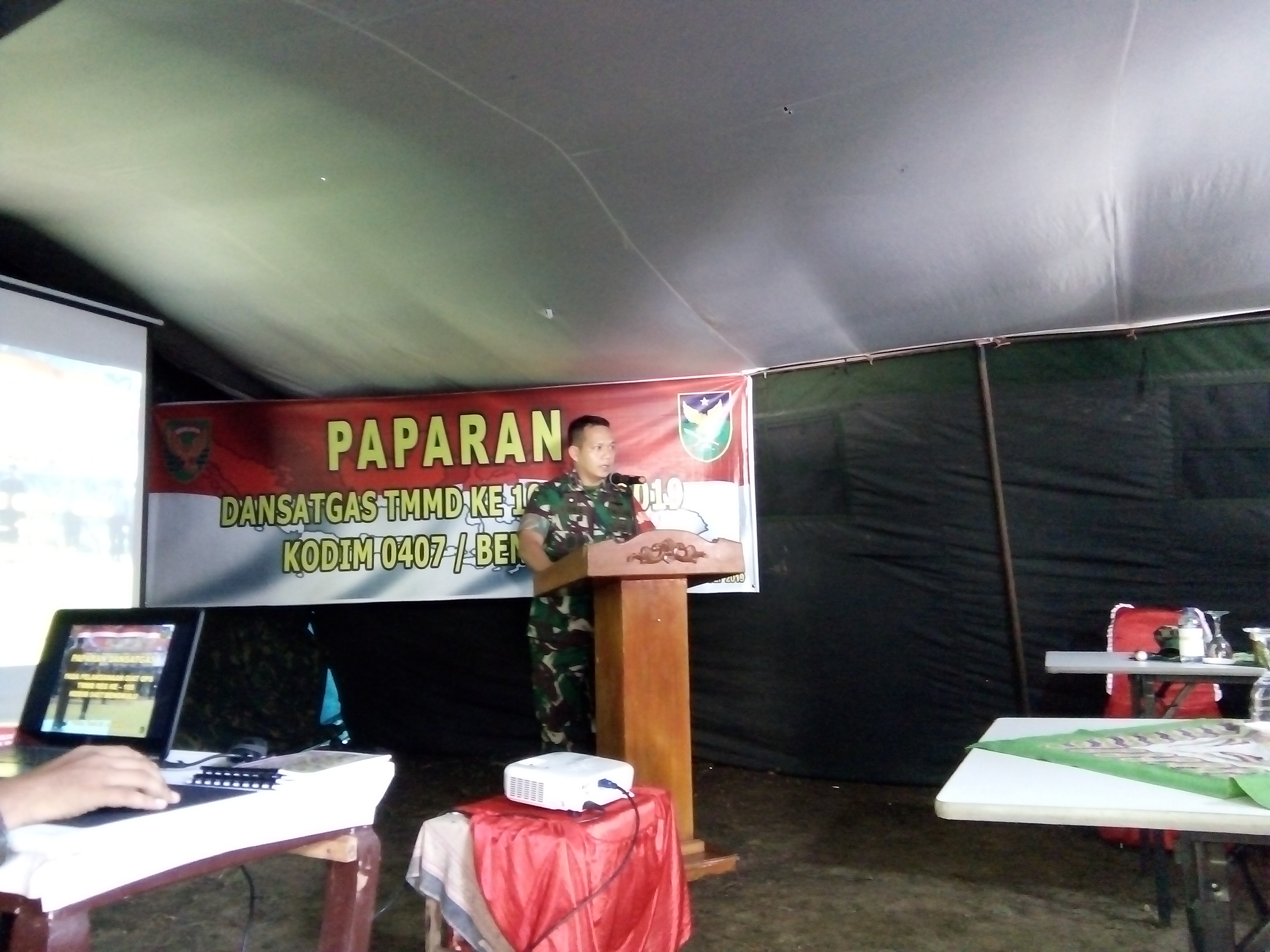 Tampak