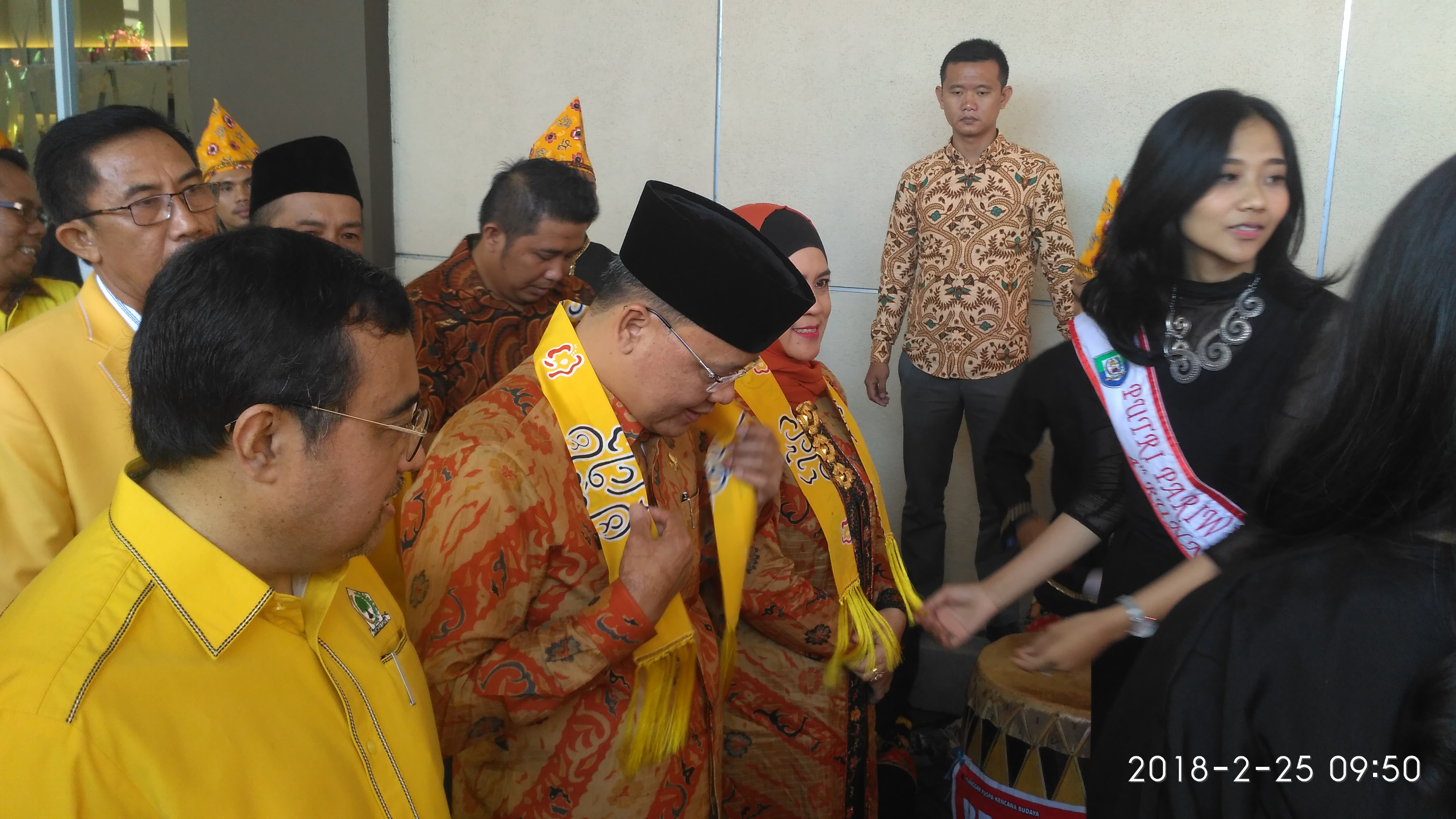 Plt Gubernur Bengkulu Rohidin Mersyah saat disambut pada Acara Musdalub Golkar