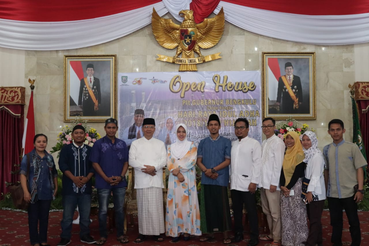 Usai Halal Bihalal Plt Gubernur Bengkulu Rohidin Mersyah foto bersama