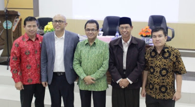 Usai Acara Rapat Kerja Melakukan Foto Bersama 