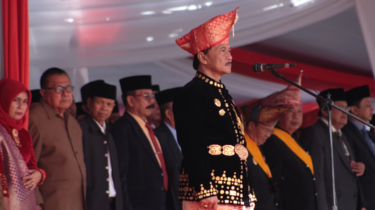 Bupati Ferry Pimpin Upacara Peringatan HUT Benteng