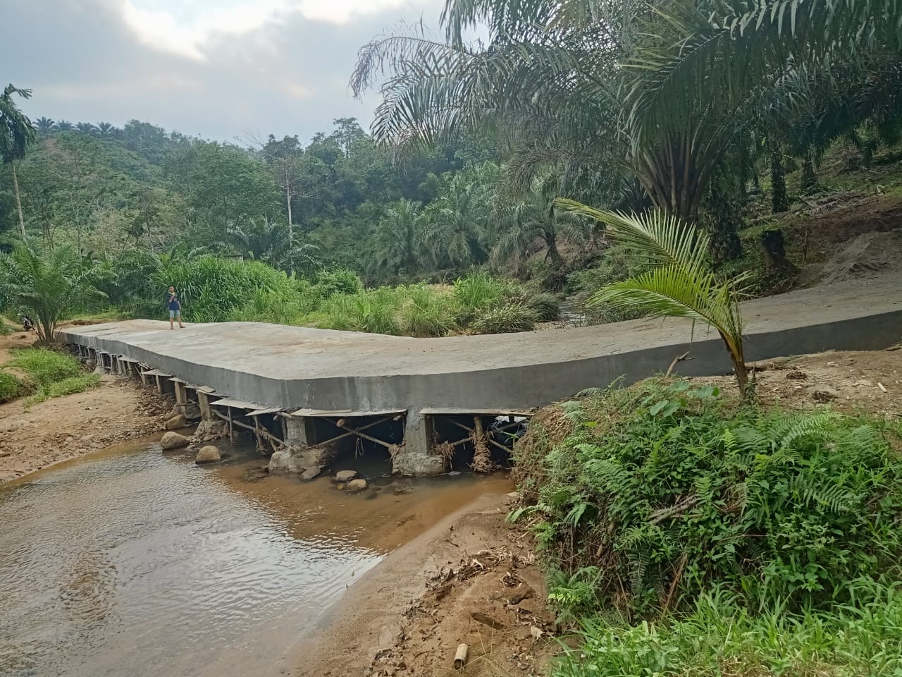 Desa Karang Are Bangun Rabat Beton Untuk Akses Pertanian