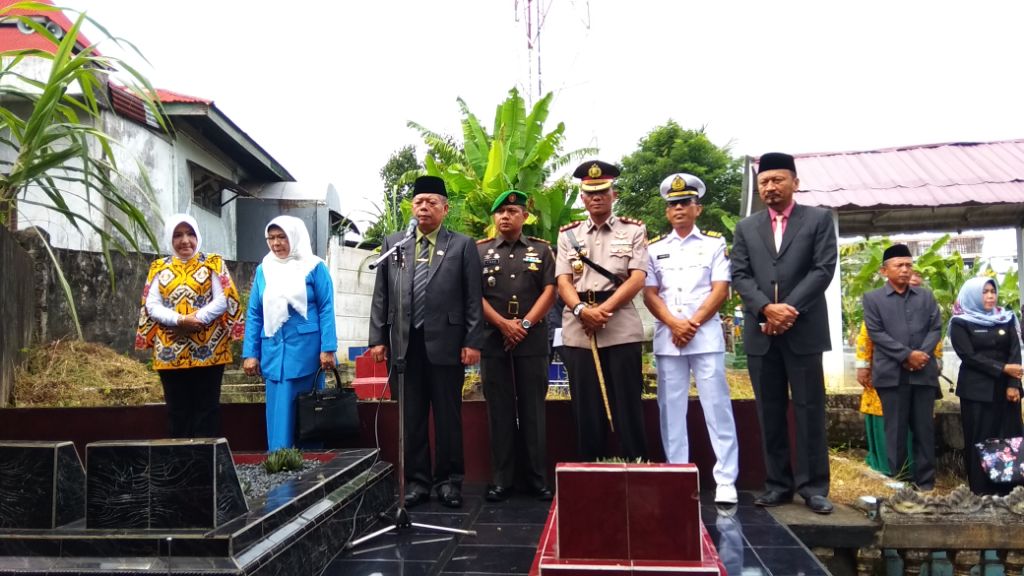Pjs Wali Kota Bengkulu Mengelar Ziarah Ke Makam Pahlawan
