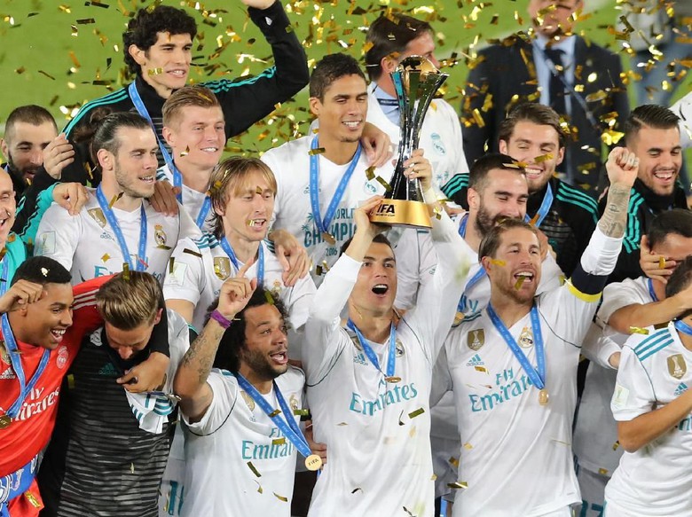Real Madrid merayakan keberhasilan menjuarai Piala Dunia Antarklub